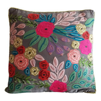 Grijs velvet kussen met handgeborduurde bloemen 45x45