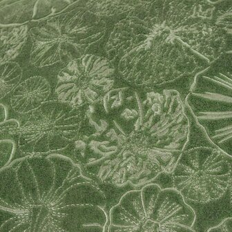 Geborduurd fluwelen kussen met plukpatch Greenwood detail