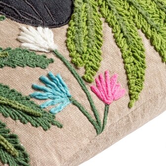 Zebra geborduurd kussen Fern detail