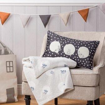 Spot Me Peter Rabbit&trade; rechthoekig kussen antraciet