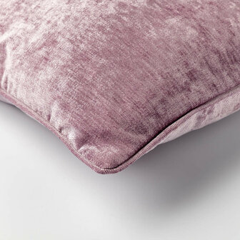 Lewy &ndash; Sierkussen 60x60 cm &ndash; Dusky Orchid 