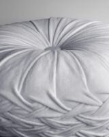 KAJA &ndash; Round cushion &Oslash;40 cm &ndash; Micro Chip &ndash; Light grey velvet 🌫️✨