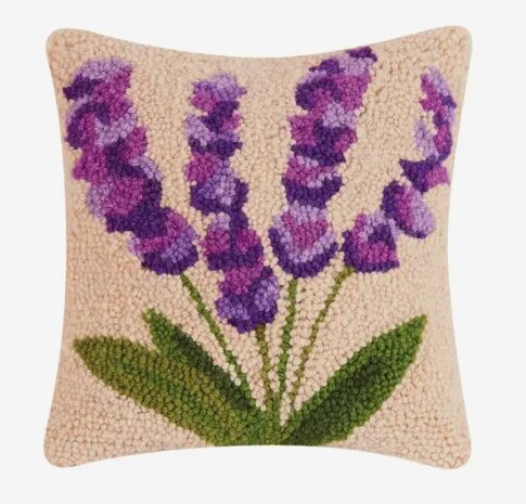 Hook pillow with lavender 25x25