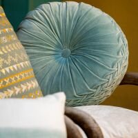 KAJA – Rond sierkussen Ø40 cm – Jadeite – Fris velvet accent 💚✨