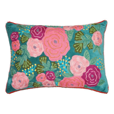Groen velvet kussen met handgeborduurde bloemen 35x50