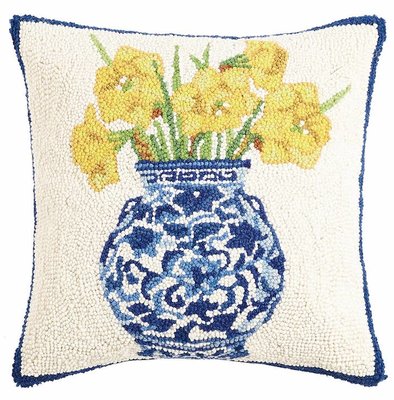 Handgeknoopt kussen narcissen in vaas - 40x40