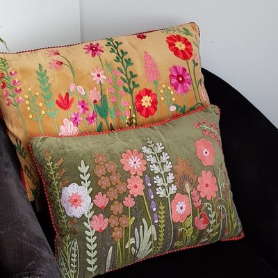 Sierkussen Bloementuin  fudge- velvet 40x60