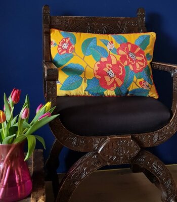 Velvet sierkussen bloemen geel- 40x60
