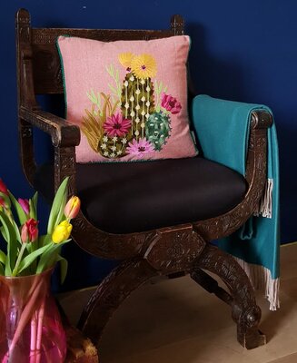 Sierkussen met cactus - roze 45x45