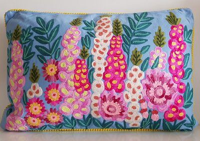 Sierkussen met Lupine - lichtblauw 40x60