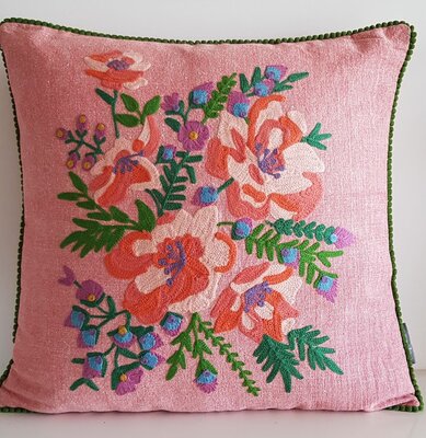 Sierkussen met rozen - roze 45x45
