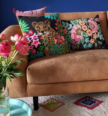 Stonewashed velvet sierkussen met bloemen - Zwart 40x60