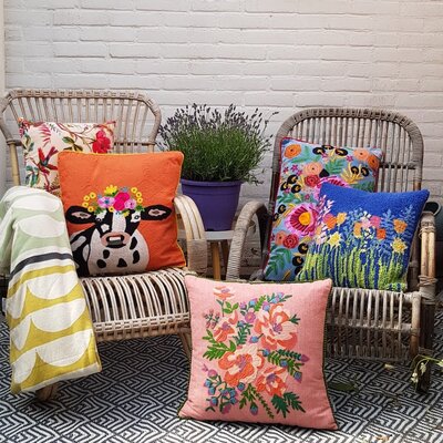 Handgeknoopt sierkussen met tulpen en narcissen-40x40