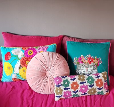 Kat met bloemen - petrol 45x45