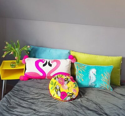 Cushion with flamingo's 30x60