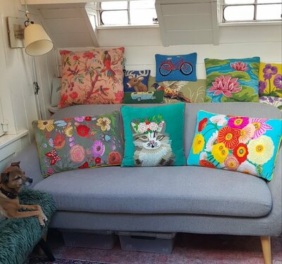 Kat met bloemen - petrol 45x45