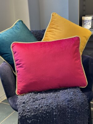 Velvet cushion Fuchsia with gold piping size 35x45 
