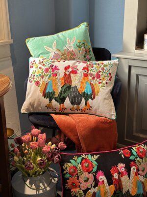 Roosters with flowers - black - 40x60