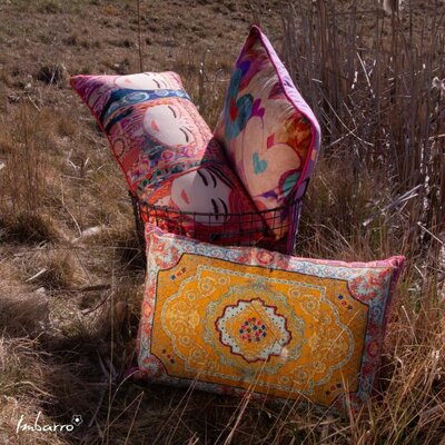 Sierkussen - Vidya - Handgeborduurd - Roze - 40x60cm