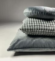 FINN – Cushion 60x60 cm – Velvet – Charcoal Gray 