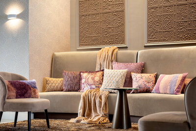 Chantal – Cushion 45x45 cm – Bouclé & Velvet Contrast 