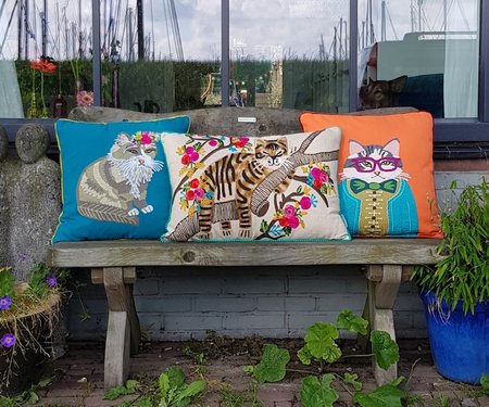 Slapende kat in boom 40x60