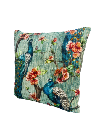 Aqua velvet kussen met pauw & bloesem 50x50