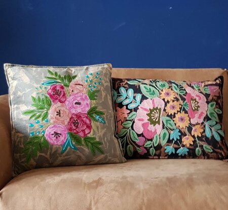 Stonewashed velvet sierkussen met bloemen - Bruin 45x45