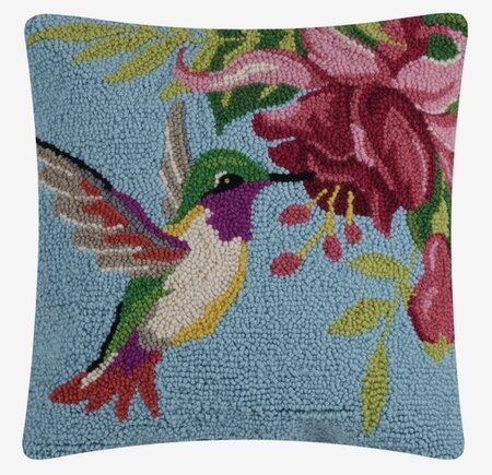 Hook pillow hummingbird 40x40