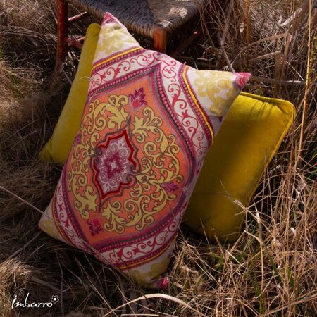 Sierkussen - Rani - Handgeborduurd - Roze - 40x60cm