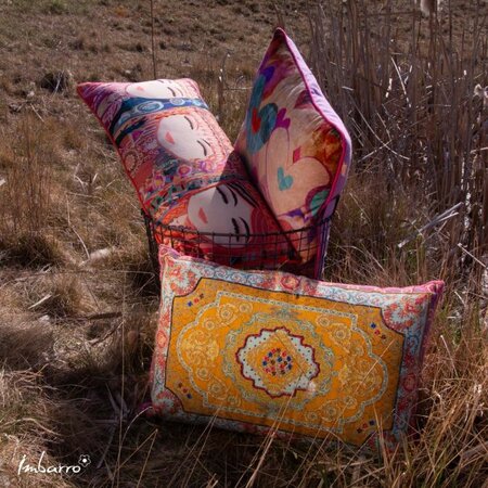 Sierkussen - Vidya - Handgeborduurd - Roze - 40x60cm