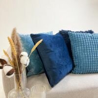 FINN – Cushion 45x45 cm – Velvet – Insignia Blue 💙✨