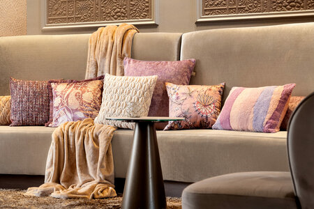 Flore – Cushion 45x45 cm – Floral Print & Velvet 